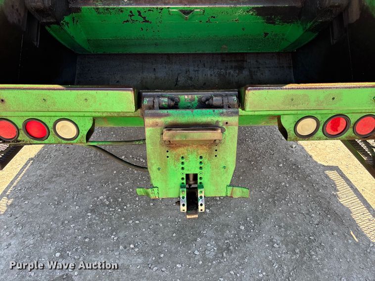 image for item FC4684 2005 Kenworth T300 refuse truck