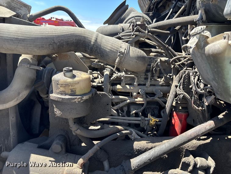 image for item FC4684 2005 Kenworth T300 refuse truck