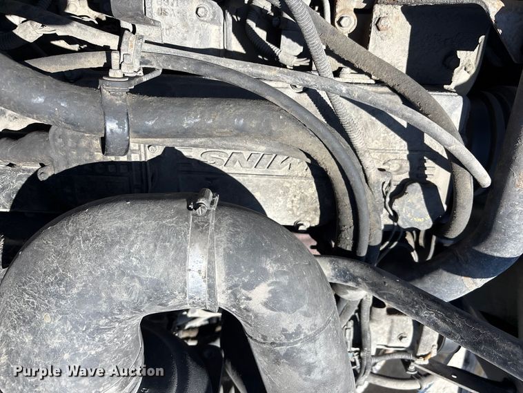 image for item FC4684 2005 Kenworth T300 refuse truck
