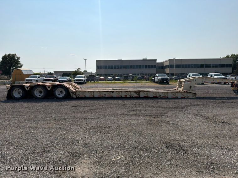 image for item FI0326 2007 Trail King lowboy equipment trailer