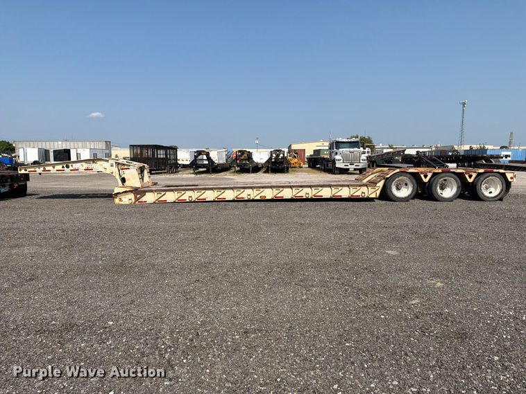 image for item FI0326 2007 Trail King lowboy equipment trailer