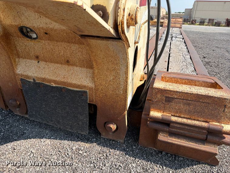 image for item FI0326 2007 Trail King lowboy equipment trailer