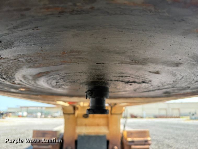 image for item FI0326 2007 Trail King lowboy equipment trailer