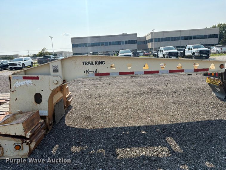 image for item FI0326 2007 Trail King lowboy equipment trailer