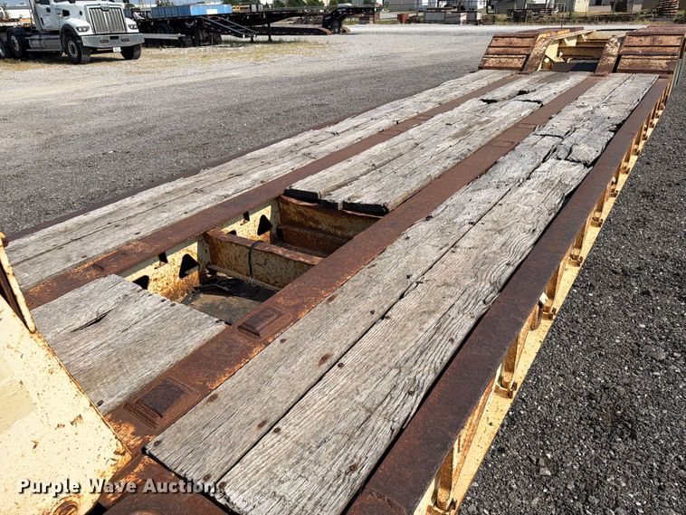 image for item FI0326 2007 Trail King lowboy equipment trailer