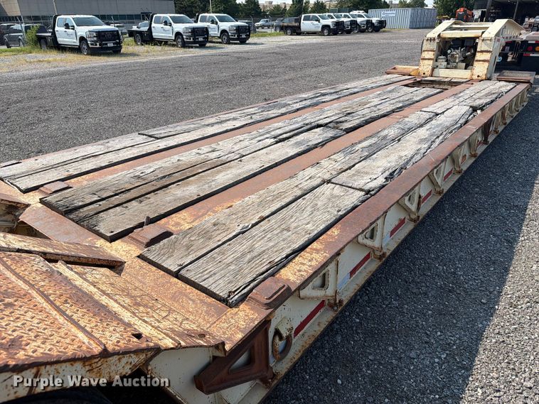 image for item FI0326 2007 Trail King lowboy equipment trailer