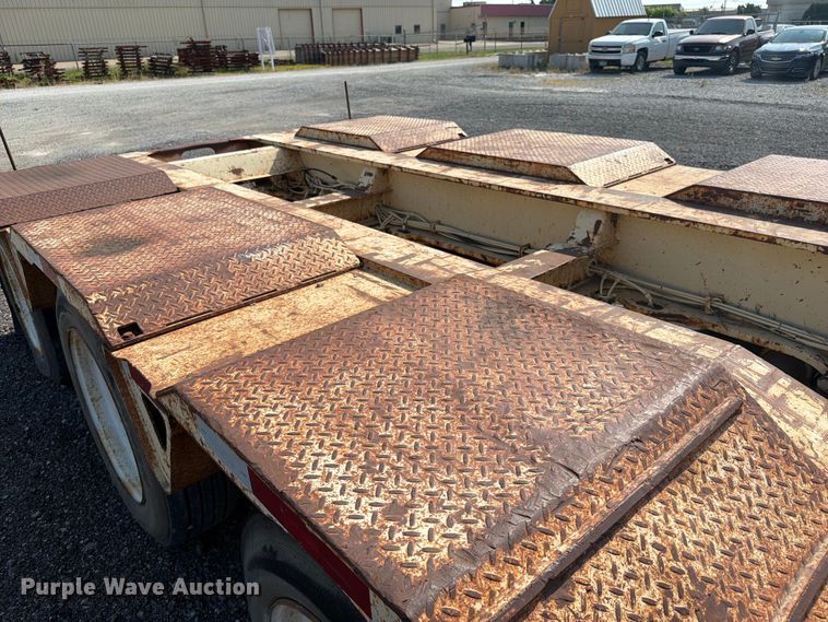 image for item FI0326 2007 Trail King lowboy equipment trailer
