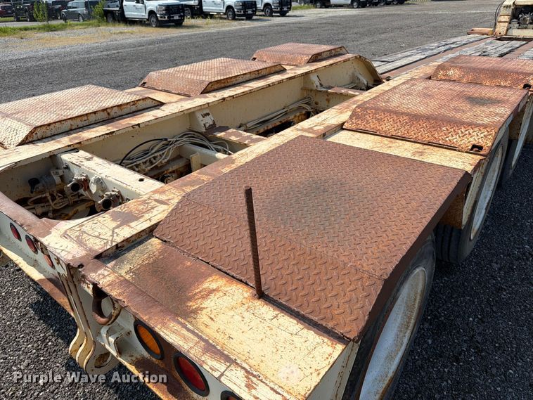 image for item FI0326 2007 Trail King lowboy equipment trailer