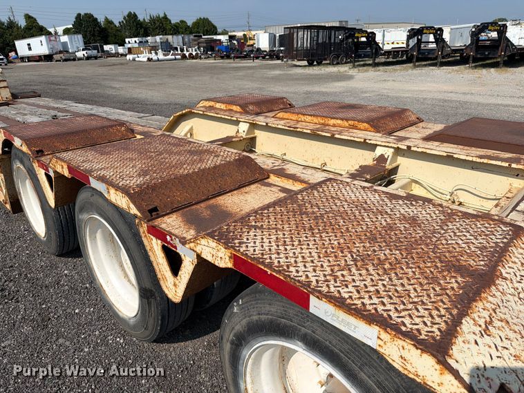 image for item FI0326 2007 Trail King lowboy equipment trailer