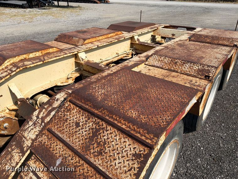 image for item FI0326 2007 Trail King lowboy equipment trailer