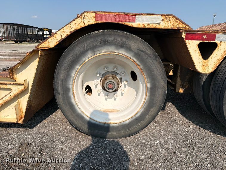 image for item FI0326 2007 Trail King lowboy equipment trailer