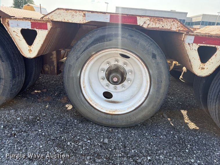 image for item FI0326 2007 Trail King lowboy equipment trailer