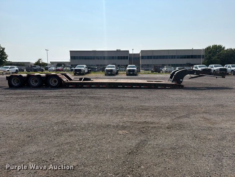 image for item FI0330 2009 Trail King lowboy equipment trailer