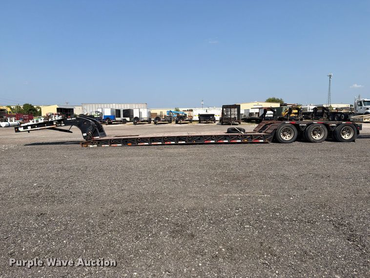 image for item FI0330 2009 Trail King lowboy equipment trailer