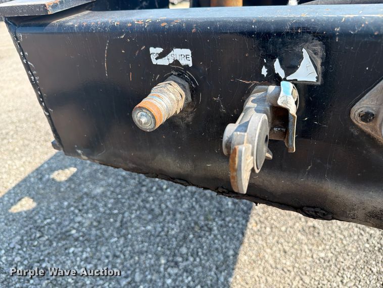 image for item FI0330 2009 Trail King lowboy equipment trailer