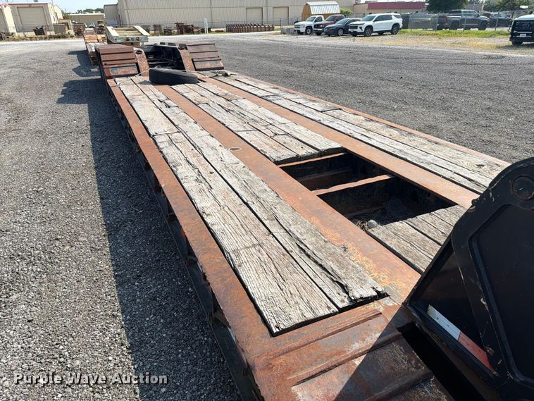 image for item FI0330 2009 Trail King lowboy equipment trailer