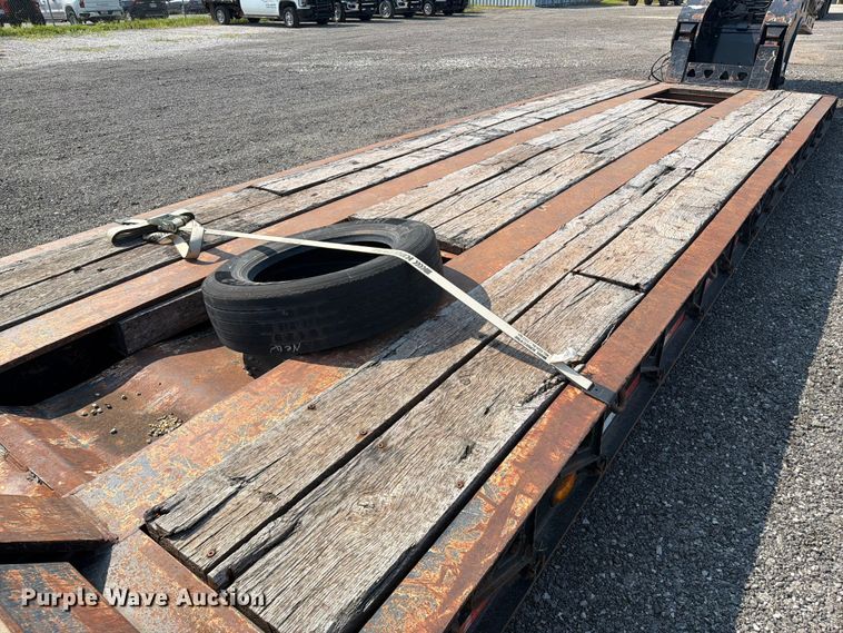 image for item FI0330 2009 Trail King lowboy equipment trailer