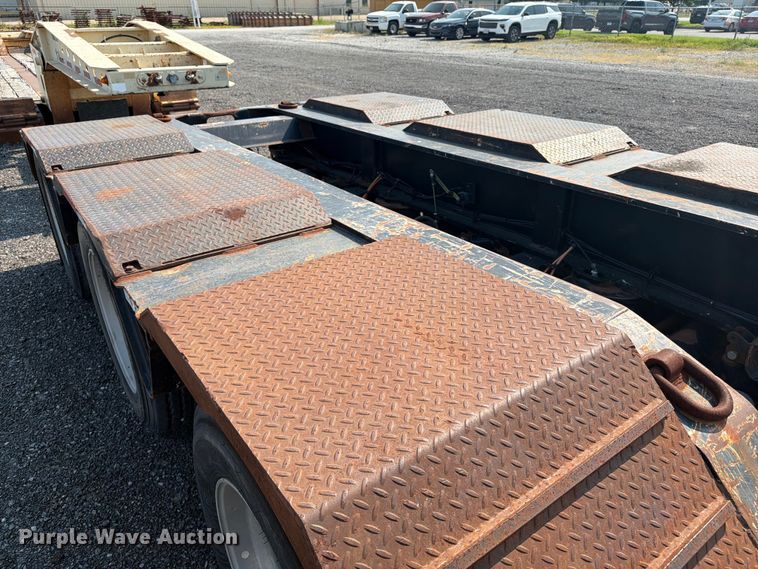 image for item FI0330 2009 Trail King lowboy equipment trailer