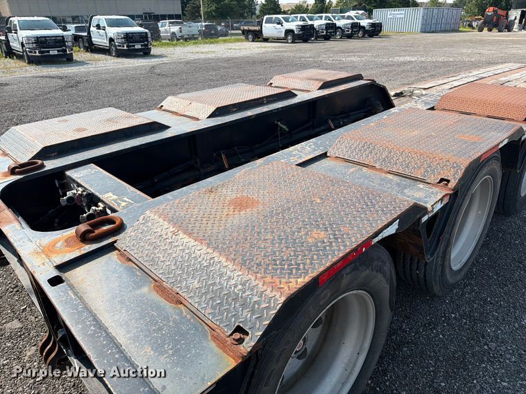 image for item FI0330 2009 Trail King lowboy equipment trailer