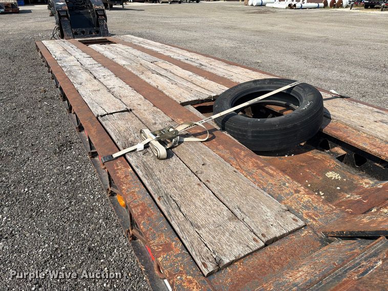 image for item FI0330 2009 Trail King lowboy equipment trailer