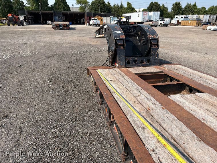 image for item FI0330 2009 Trail King lowboy equipment trailer