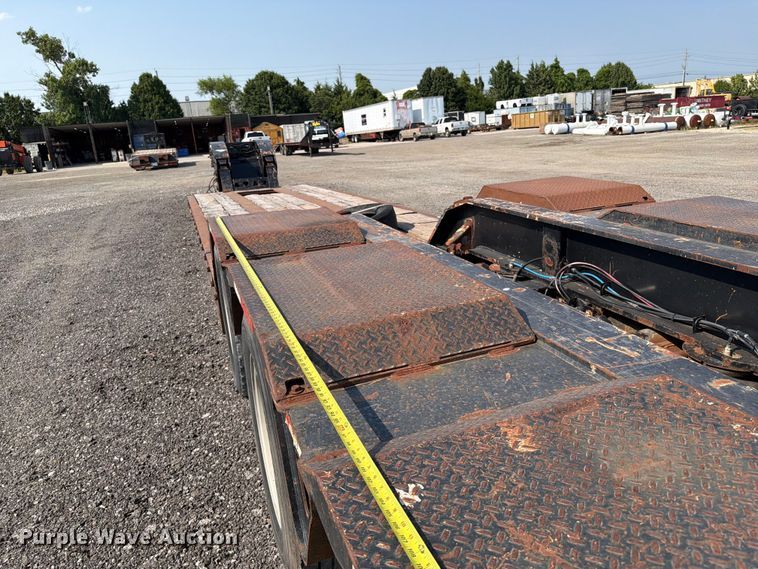 image for item FI0330 2009 Trail King lowboy equipment trailer
