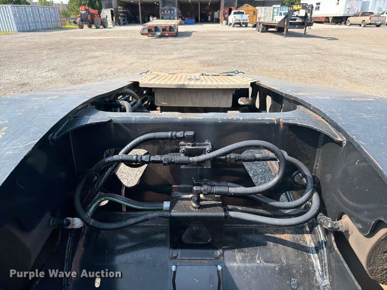 image for item FI0330 2009 Trail King lowboy equipment trailer