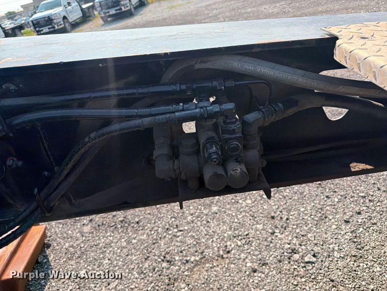image for item FI0330 2009 Trail King lowboy equipment trailer