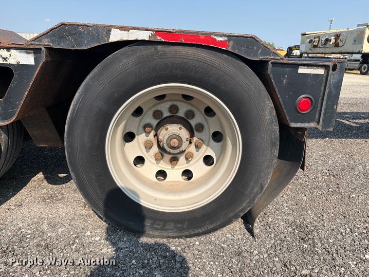 image for item FI0330 2009 Trail King lowboy equipment trailer