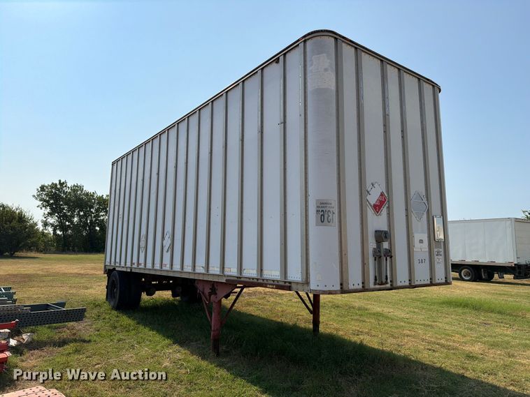 image for item FI0340 1997 Road Systems CF28102 dry van trailer