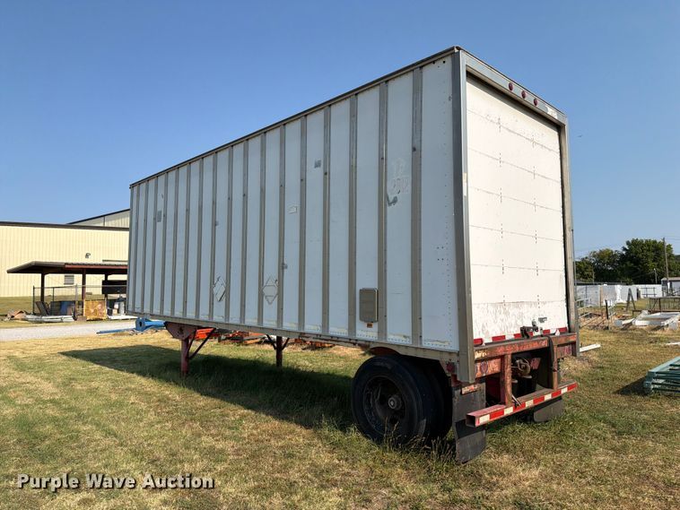 image for item FI0340 1997 Road Systems CF28102 dry van trailer