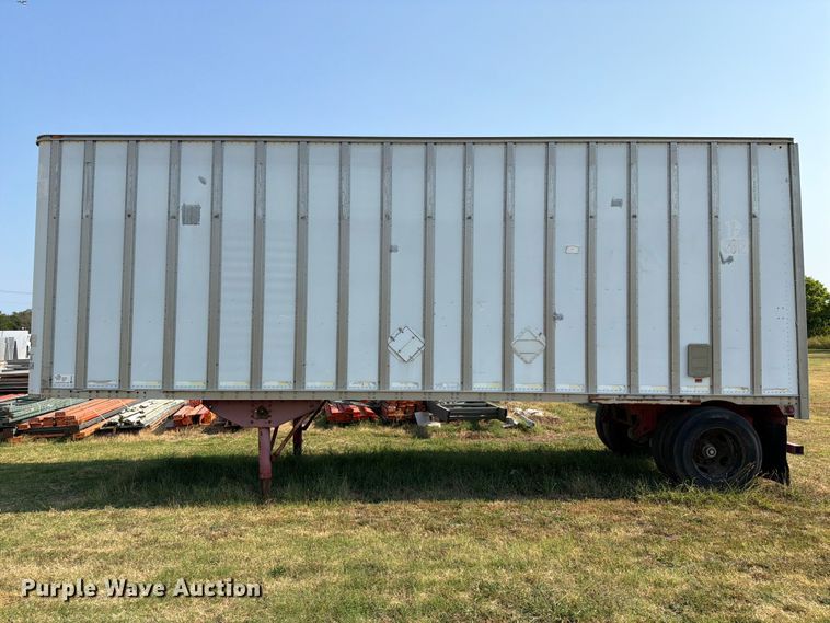 image for item FI0340 1997 Road Systems CF28102 dry van trailer
