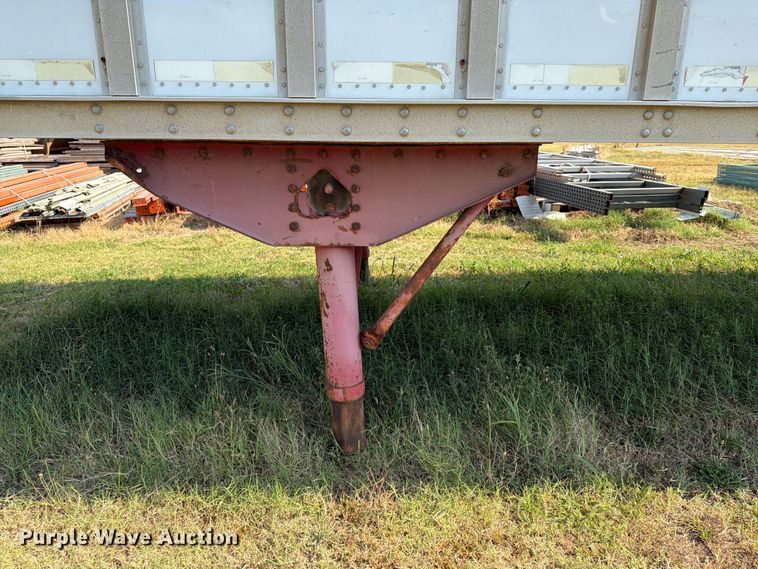 image for item FI0340 1997 Road Systems CF28102 dry van trailer