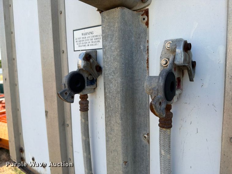 image for item FI0340 1997 Road Systems CF28102 dry van trailer