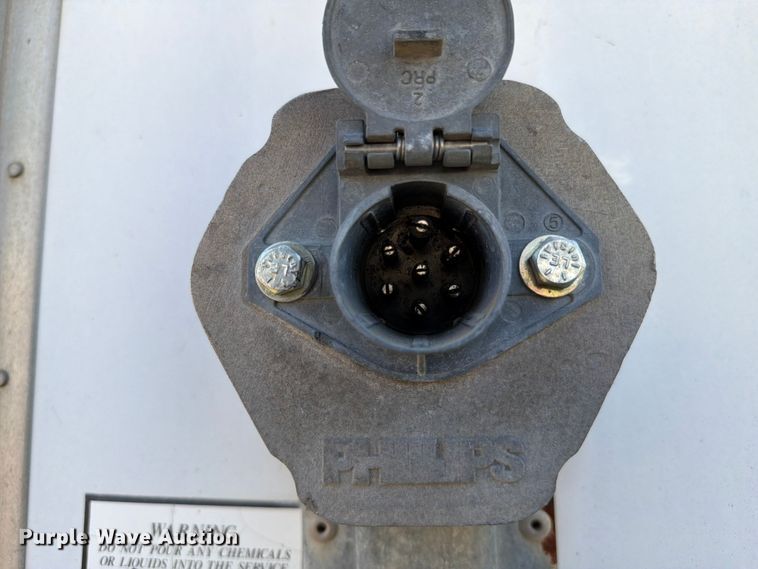 image for item FI0340 1997 Road Systems CF28102 dry van trailer
