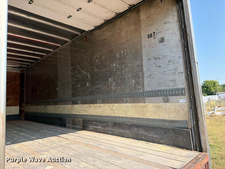 image for item FI0340 1997 Road Systems CF28102 dry van trailer