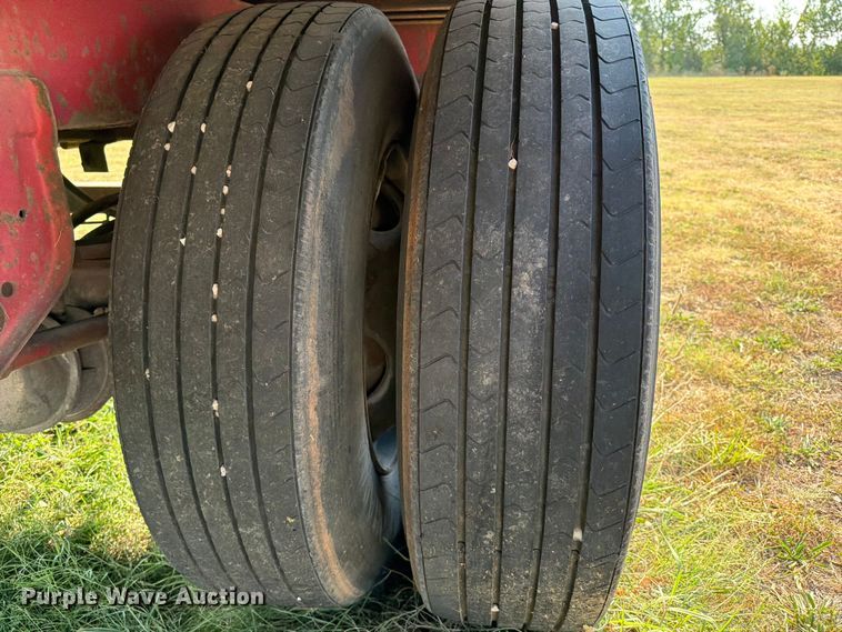 image for item FI0340 1997 Road Systems CF28102 dry van trailer