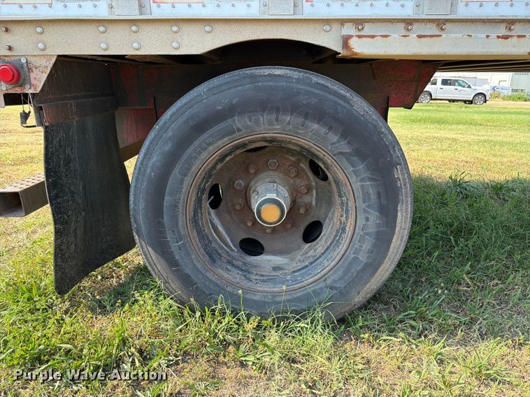 image for item FI0340 1997 Road Systems CF28102 dry van trailer