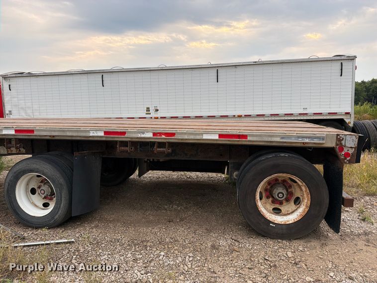 image for item FK3301 2007 Fontaine 1FTW-7-8048WSAWK flatbed trailer