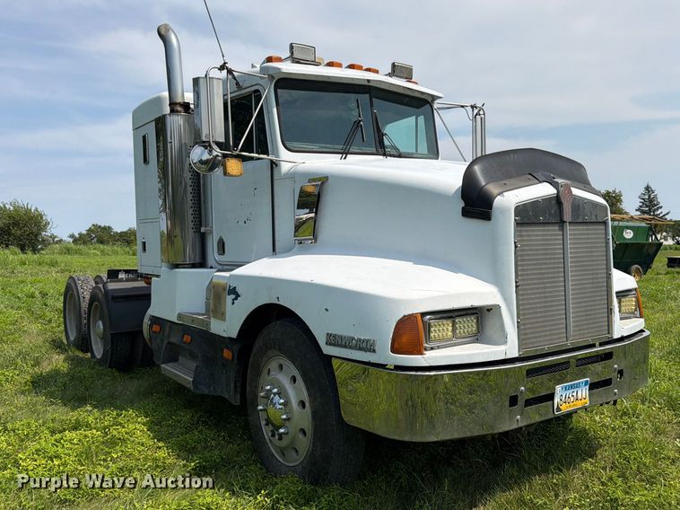 image for item FK3318 1986 Kenworth T600 
