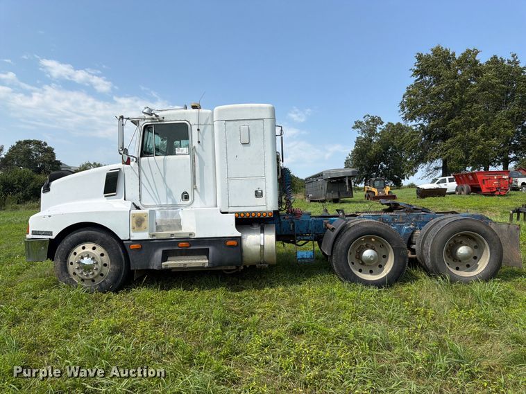 image for item FK3318 1986 Kenworth T600 