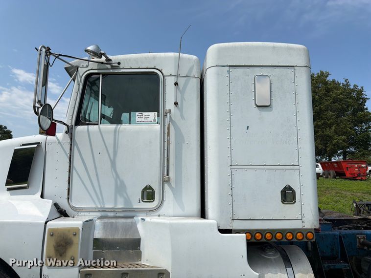 image for item FK3318 1986 Kenworth T600 