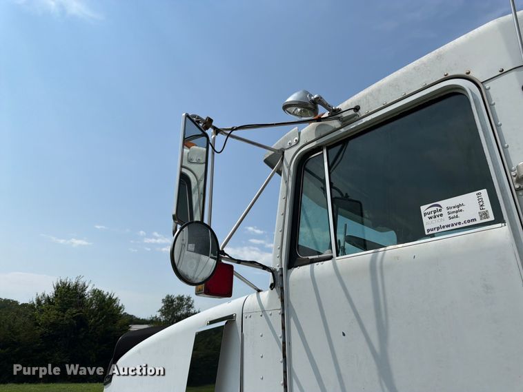 image for item FK3318 1986 Kenworth T600 