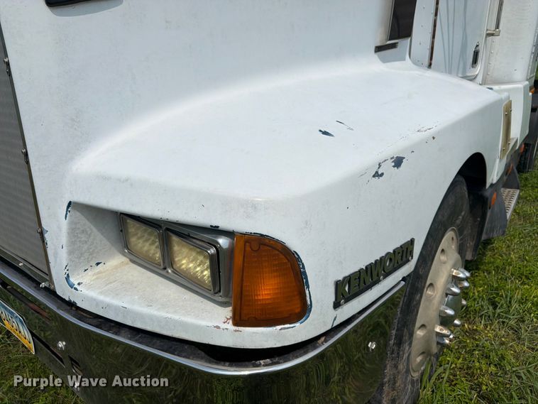 image for item FK3318 1986 Kenworth T600 