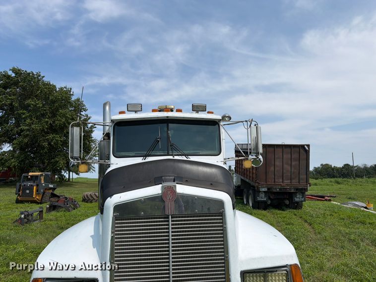 image for item FK3318 1986 Kenworth T600 