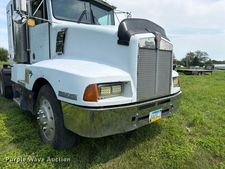 image for item FK3318 1986 Kenworth T600 