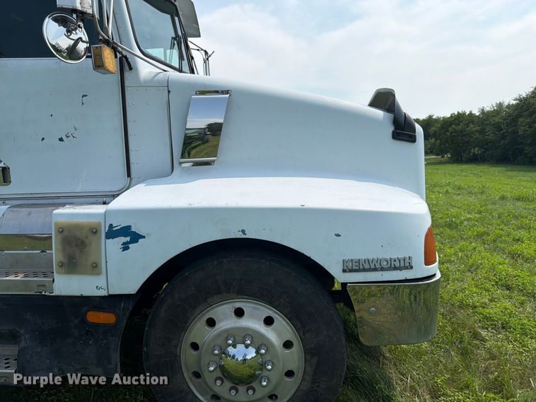 image for item FK3318 1986 Kenworth T600 