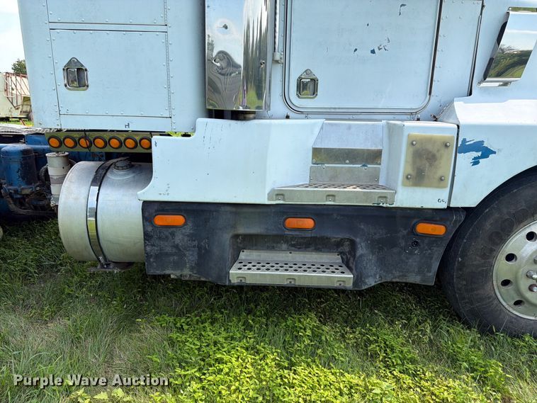 image for item FK3318 1986 Kenworth T600 