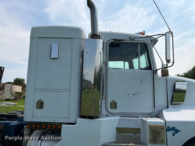 image for item FK3318 1986 Kenworth T600 