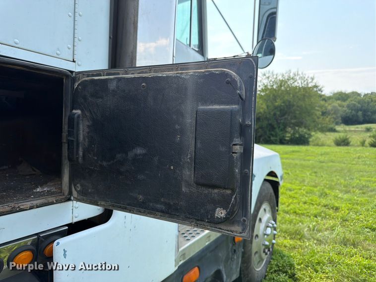 image for item FK3318 1986 Kenworth T600 